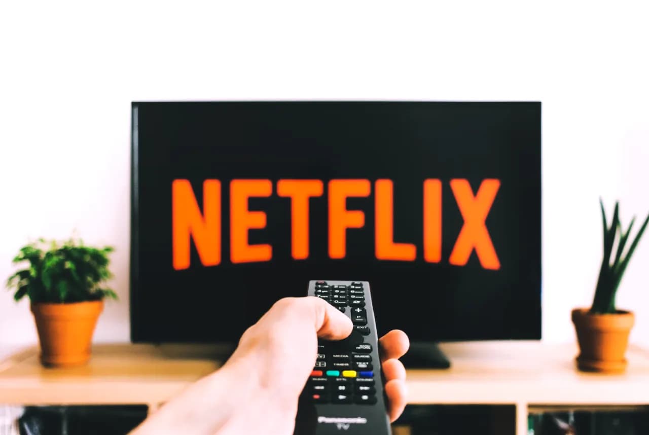 Jak wyłączyć Netflix na telewizorze i chronić swoje dane osobowe